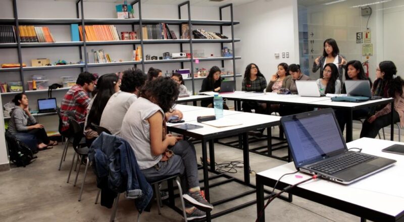 Jornada de edición dedicada a editar, mejorar y crear nuevos artículos sobre mujeres artistas peruanas en Wikipedia (Lima, noviembre de 2015).