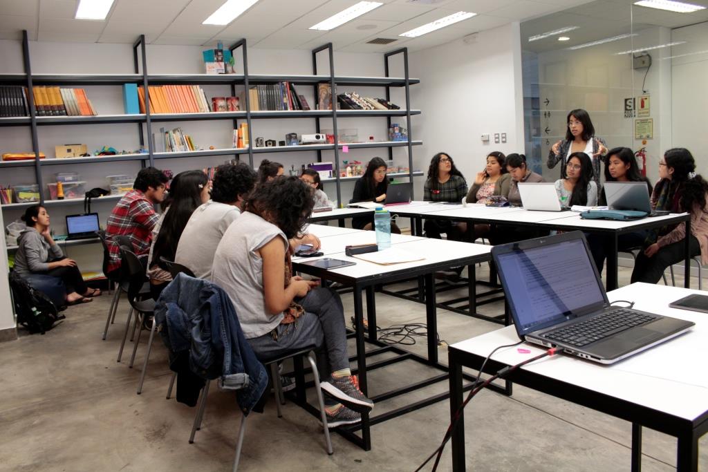 Jornada de edición dedicada a editar, mejorar y crear nuevos artículos sobre mujeres artistas peruanas en Wikipedia (Lima, noviembre de 2015).